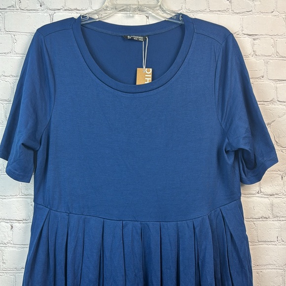 BloomChic Navy Pleated Short Sleeve Knit Pocket Dress Size Large 12 - Picture 4 of 6